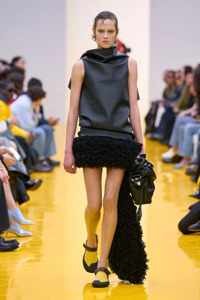 Look 11
